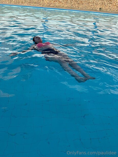 Paulidee model nude pics