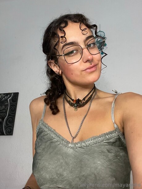 Maya Morocha porn model img