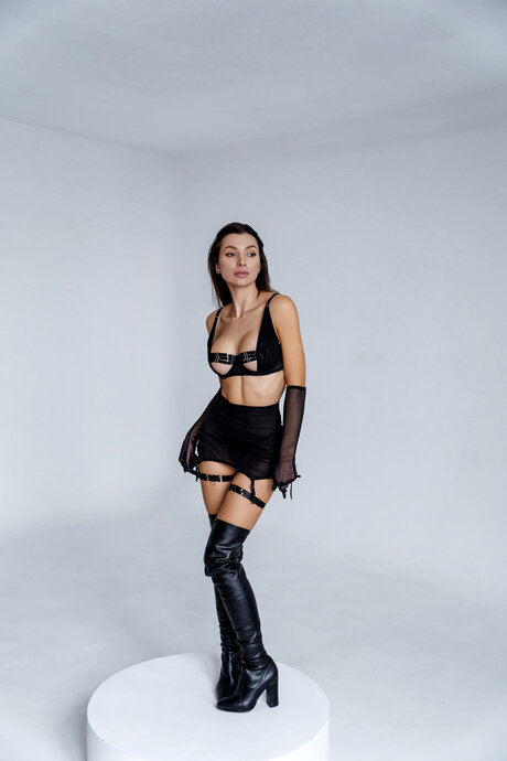 Larahook erotic actress images