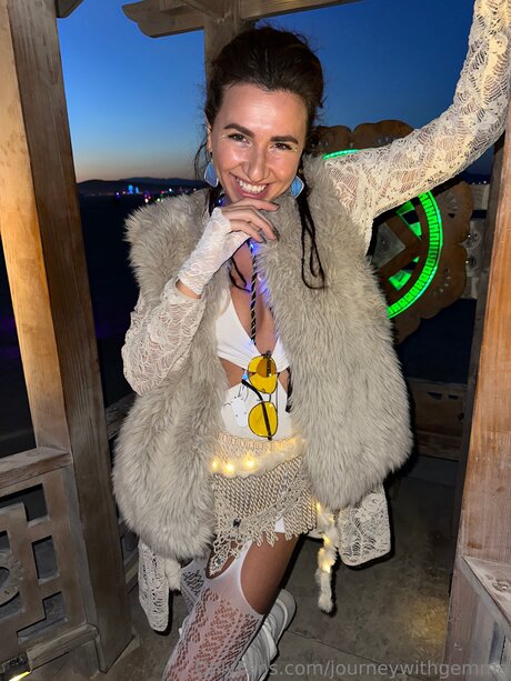 Journeywithgemma pornstar naked pic