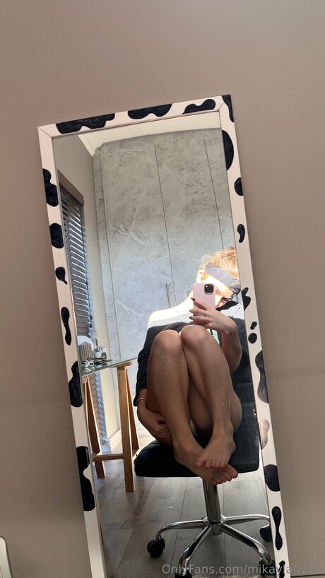 Mikaylafreee art actress image