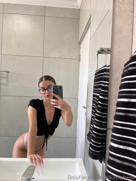 Mikaylafreee perfect star photos