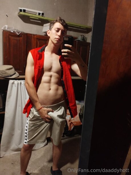 Daaddyhott model nice img