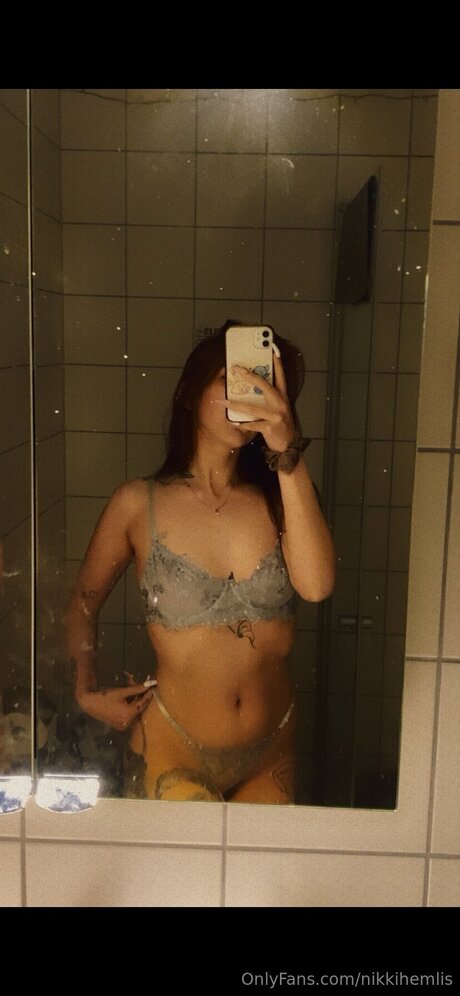 Nikkihemlis pretty model img