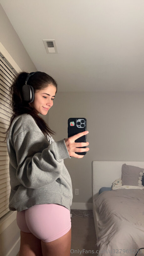 Babyd2222 model erotic photo