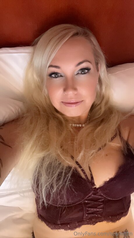 Scarletfin pornstar sexy pics