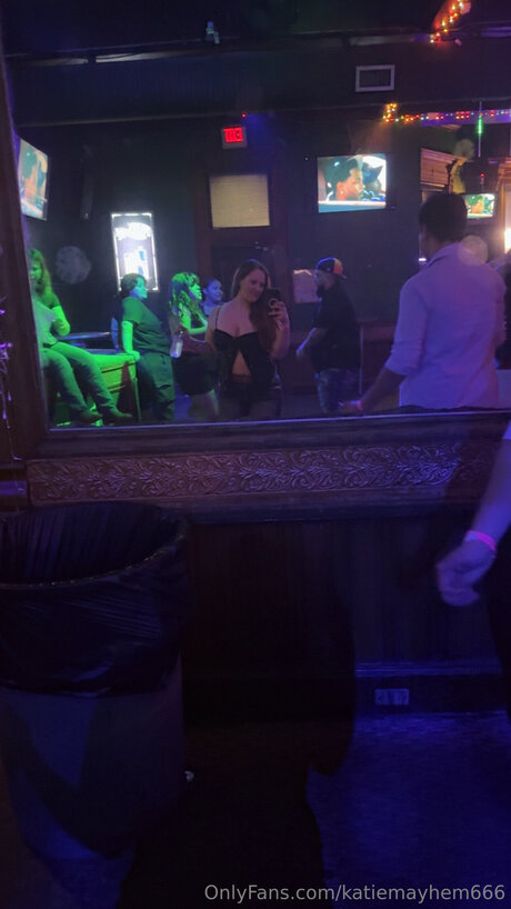 Katiemayhem666 beautiful model picture