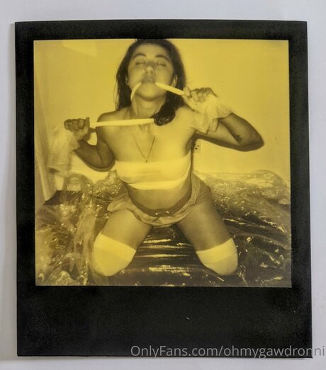 Ohmygawdronni model exclusive img