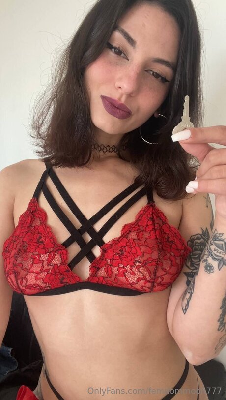 Baddieluna777 sex model pictures