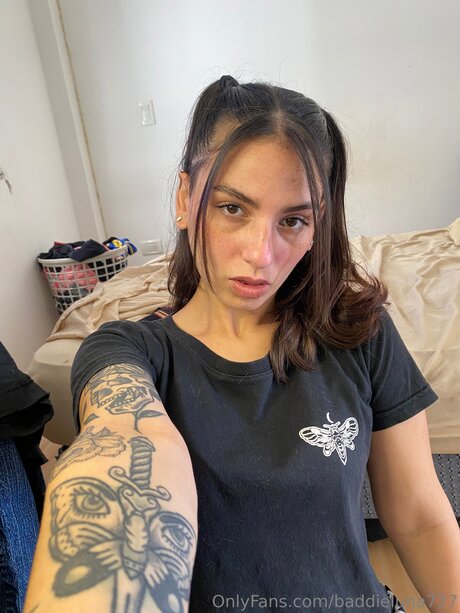 Baddieluna777 pornstar erotic pictures
