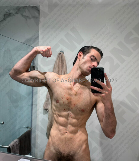 A2nsfw model naked pic