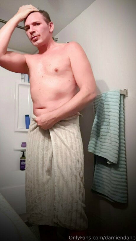 Damiendane star top img