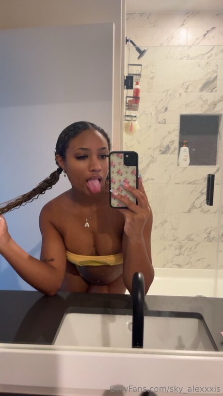 Sky Alexxxis hd star photo