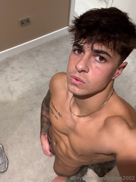 Bigzee2002 Profile Pic