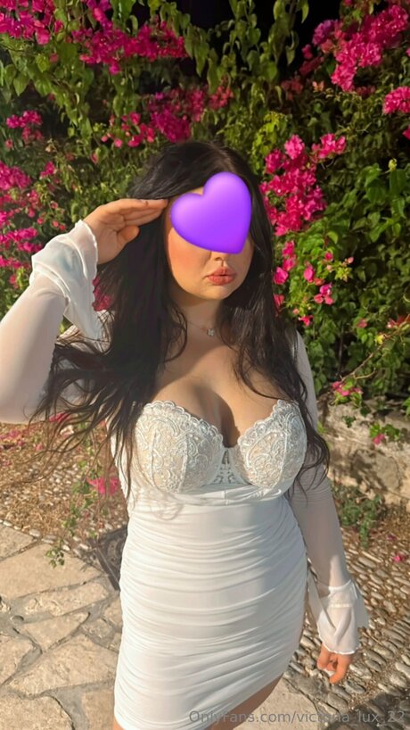 Victoria Lux 22 porn model photo