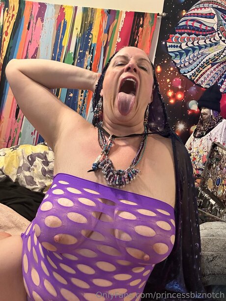 Thebza model top image