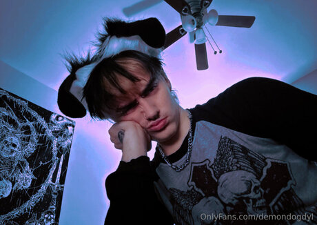 Demondogdyl model xxx photo