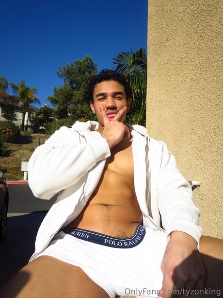 Tyzonking hot model gallery