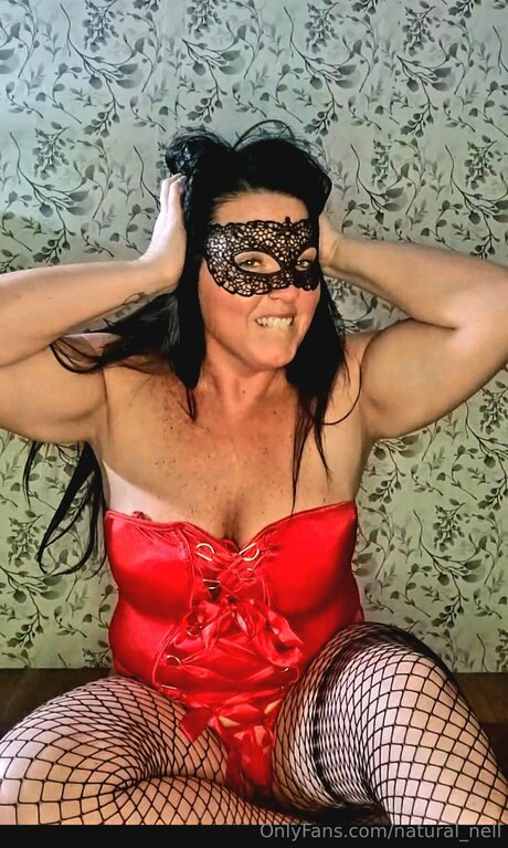Natural Nell adult star pic