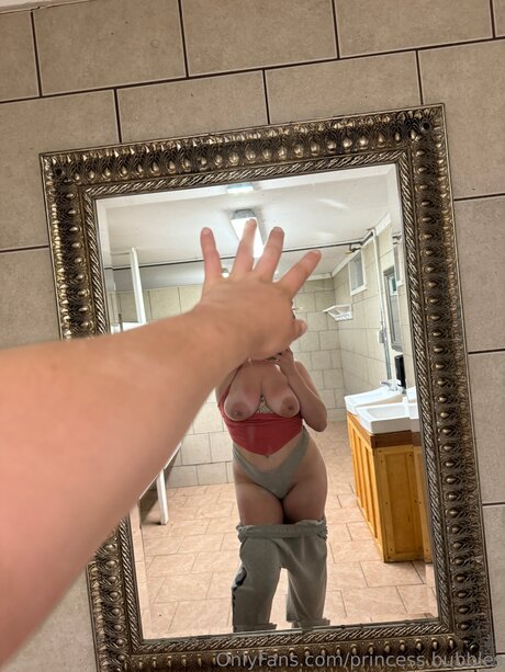 Princess Bubbles pornstar nude archive