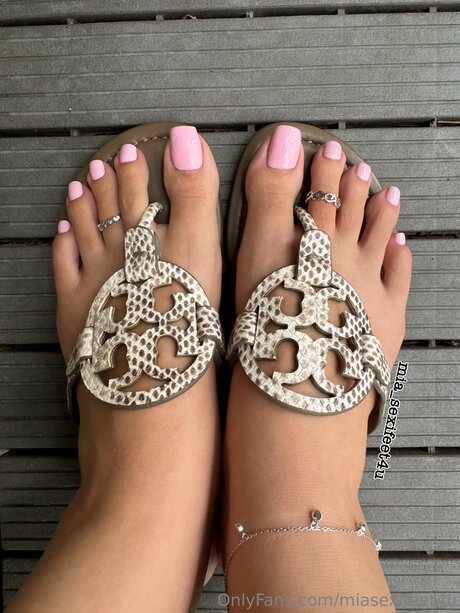 Miasexifeet4u model hot picture