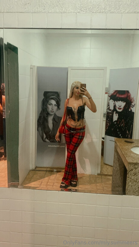 Miy Summeers nice actress images