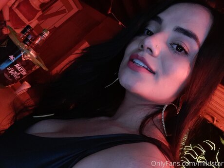 Milustar model erotic picture