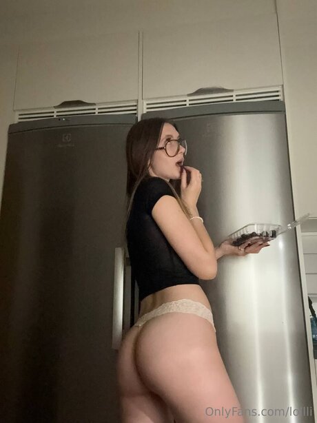 Lollli model hot pics