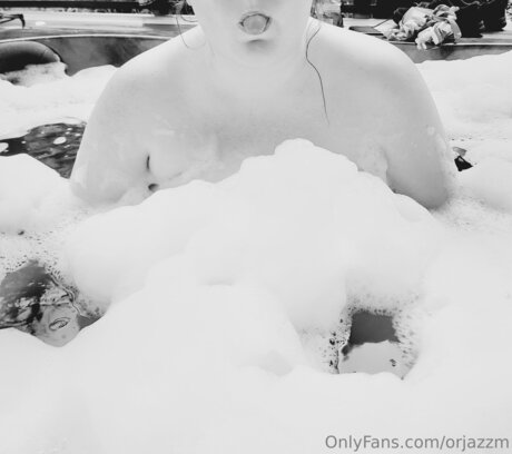 blowjob brunette onlyfans naked image