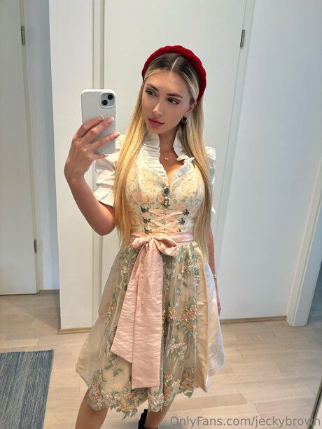 Estellevalmont porn model pic