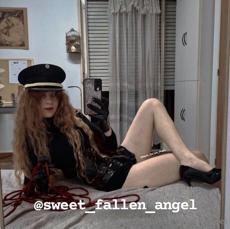 Alittlebread model nude pics