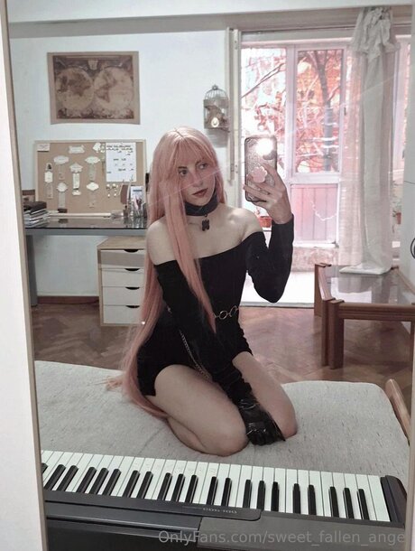 Alittlebread model best picture