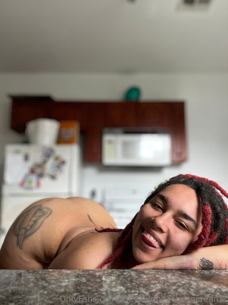 Freepeachesncream star pornographic pictures