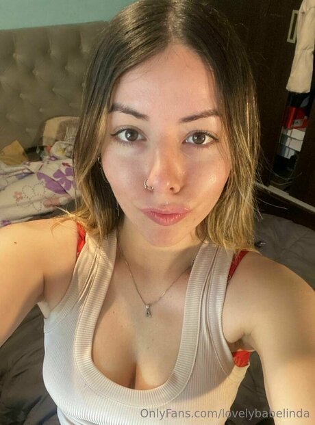 Lovelybabelinda hot model gallery