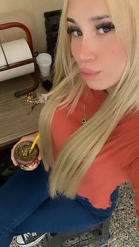 Honeymartina pornographic actress img