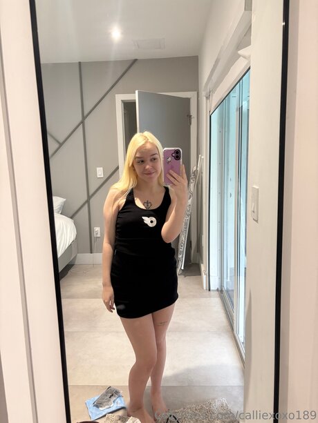Calliexoxo189 hot model photo
