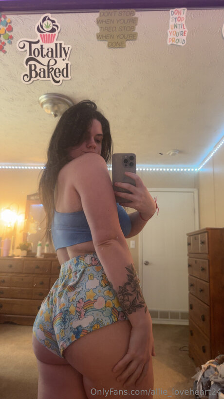 Allie Loveheart24 pornographic actress photos