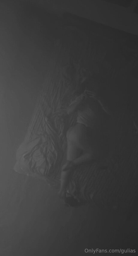 Gulias nude star photos