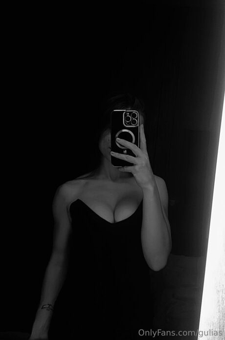 Gulias porn star picture