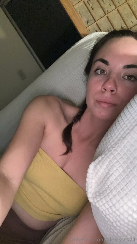 Alexissss24 model art pictures