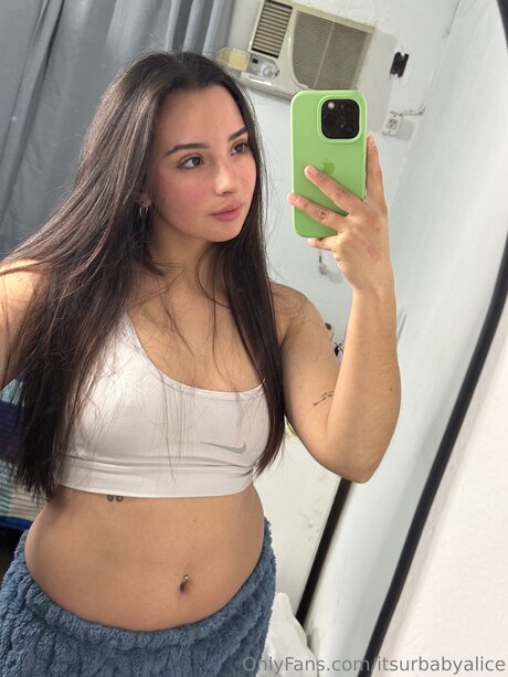 brown eyes kitty onlyfans sexy nude pic