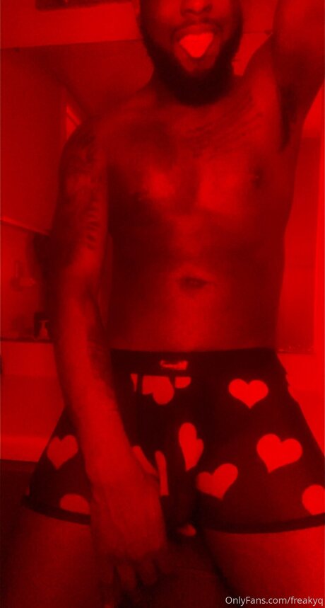 Freakyq sexy model picture