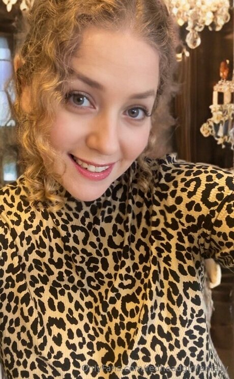 Redheadgirlfantasy erotic model pics