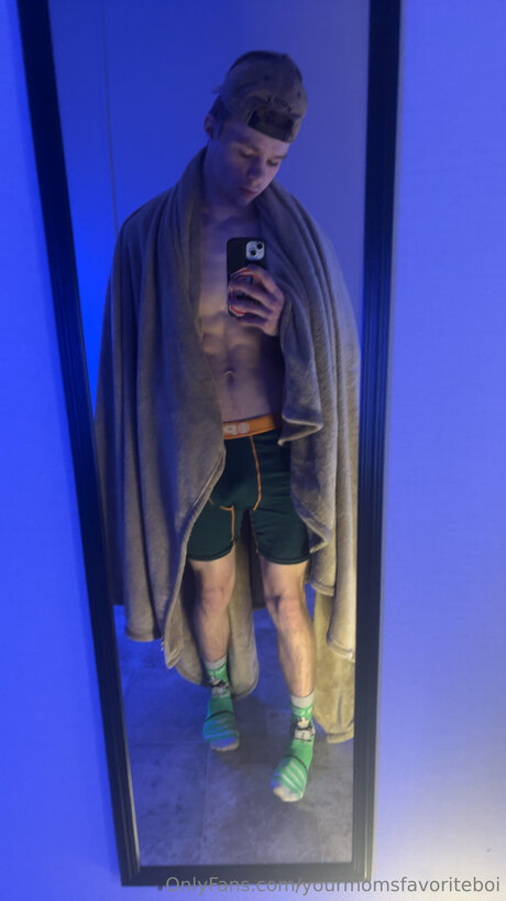 Yourmomsfavoriteboi star pornographic pic