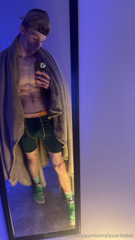 Yourmomsfavoriteboi erotic star archive