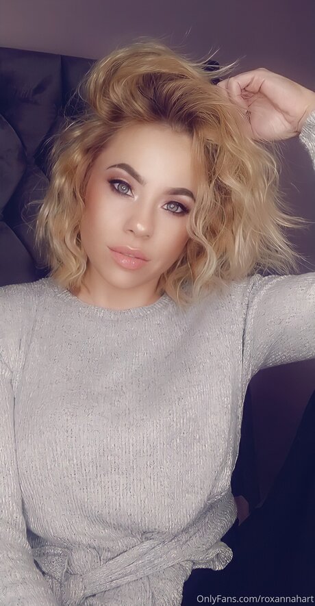 Roxannahart sexy actress pics