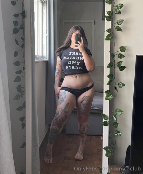 teen natural tits onlyfans naked pic