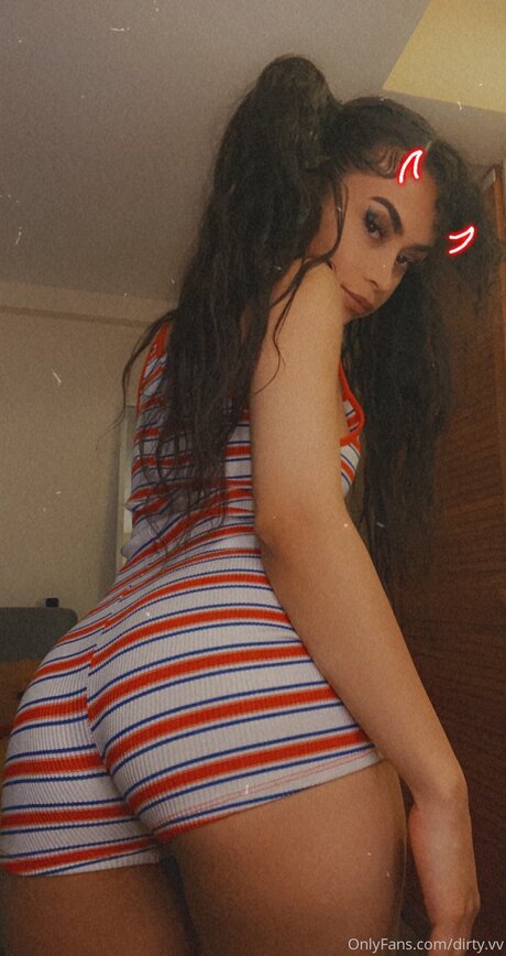 Dirty Vv nude pornstar image