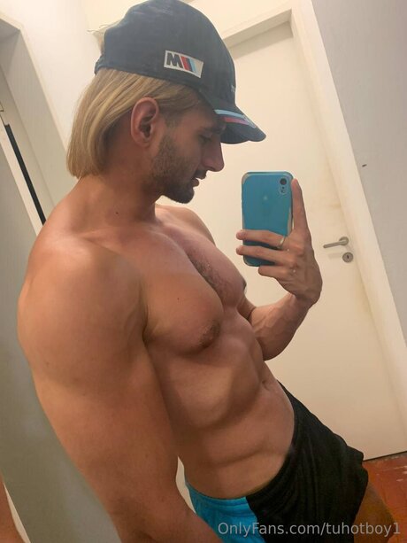 strip nude onlyfans free naked pics