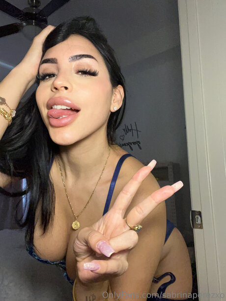 Sabrinaperezxo pornstar sexy pic